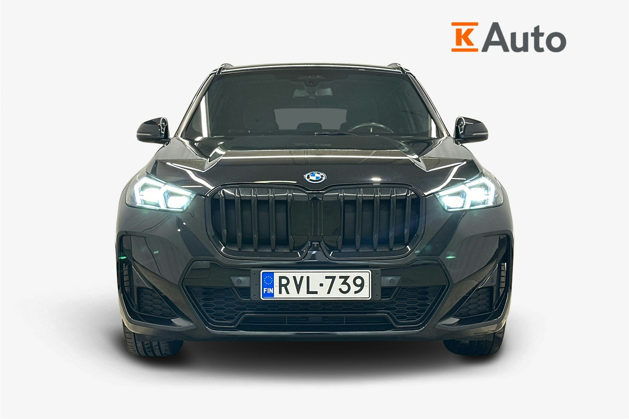 musta BMW X1 2024 kuva 4.