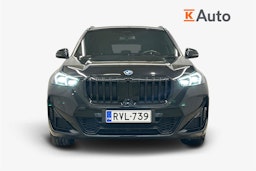 musta BMW X1 2024 kuva 4.