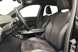 musta BMW X1 2024 kuva 9.