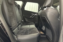 musta BMW X1 2024 kuva 11.