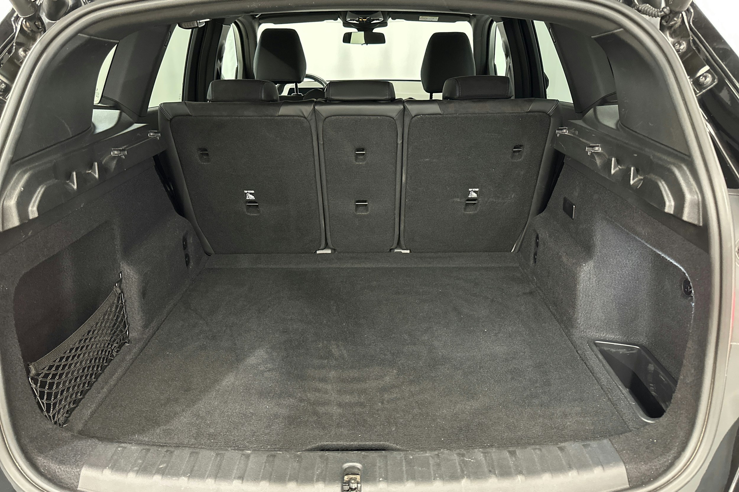 musta BMW X1 2024 kuva 13.