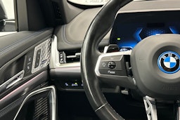 musta BMW X1 2024 kuva 17.