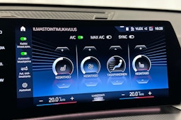 musta BMW X1 2024 kuva 22.