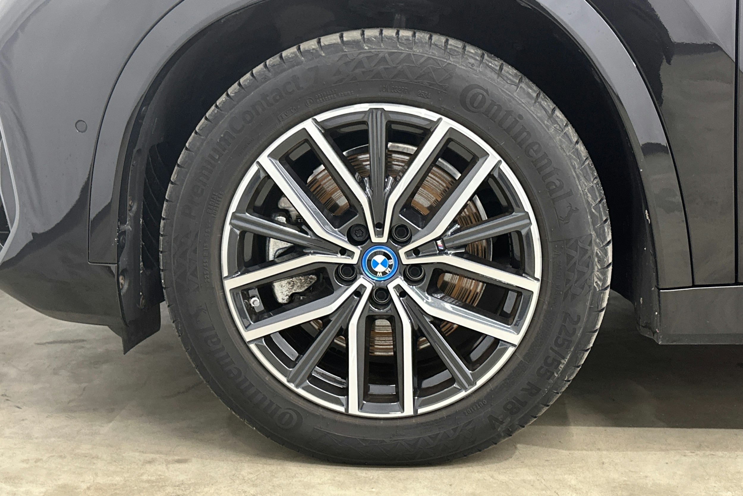 musta BMW X1 2024 kuva 28.
