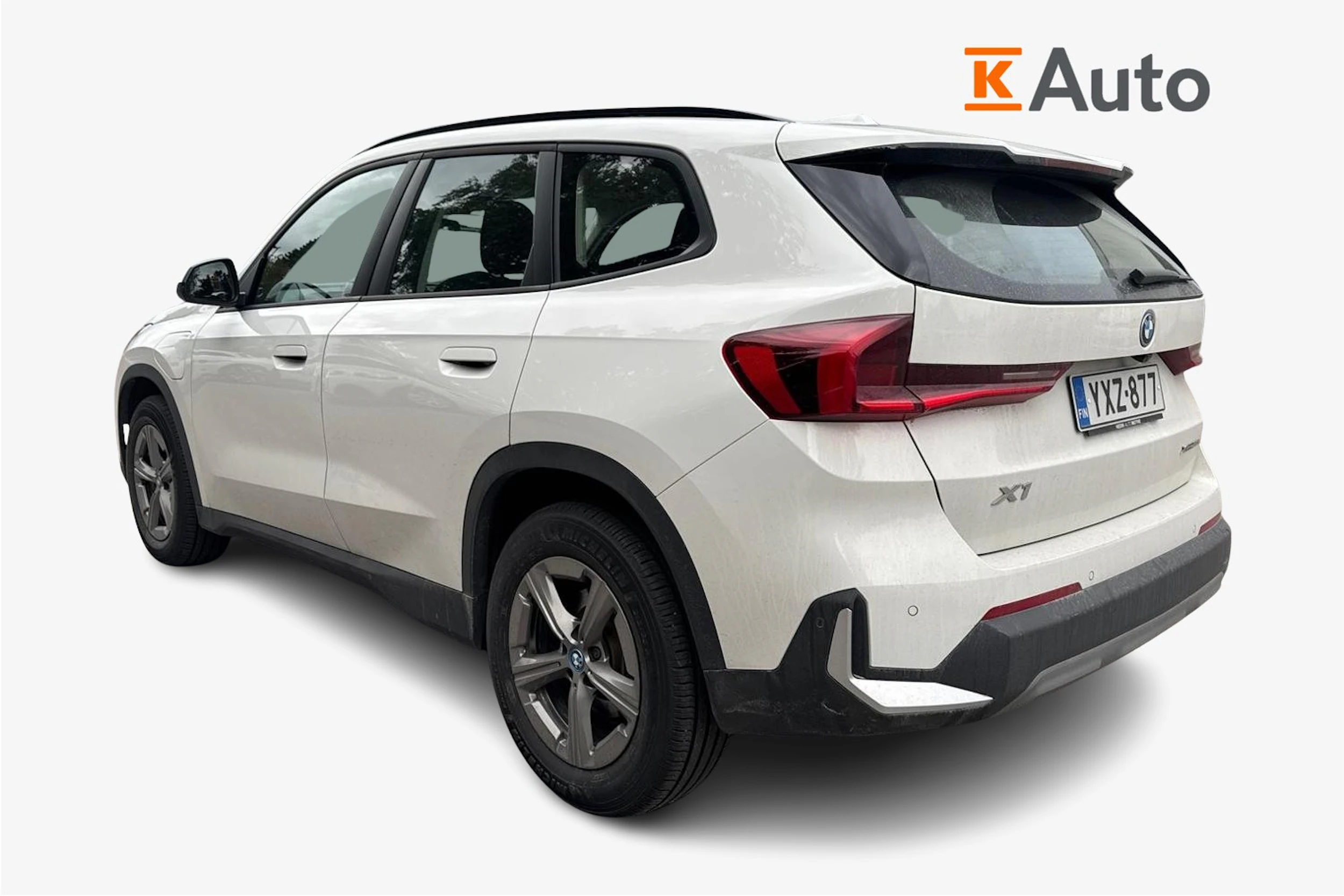 valkoinen BMW X1 2024 kuva 2.