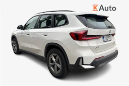 valkoinen BMW X1 2024 kuva 2.