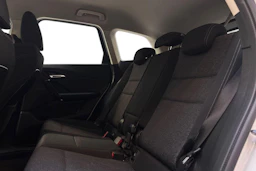 valkoinen BMW X1 2024 kuva 8.