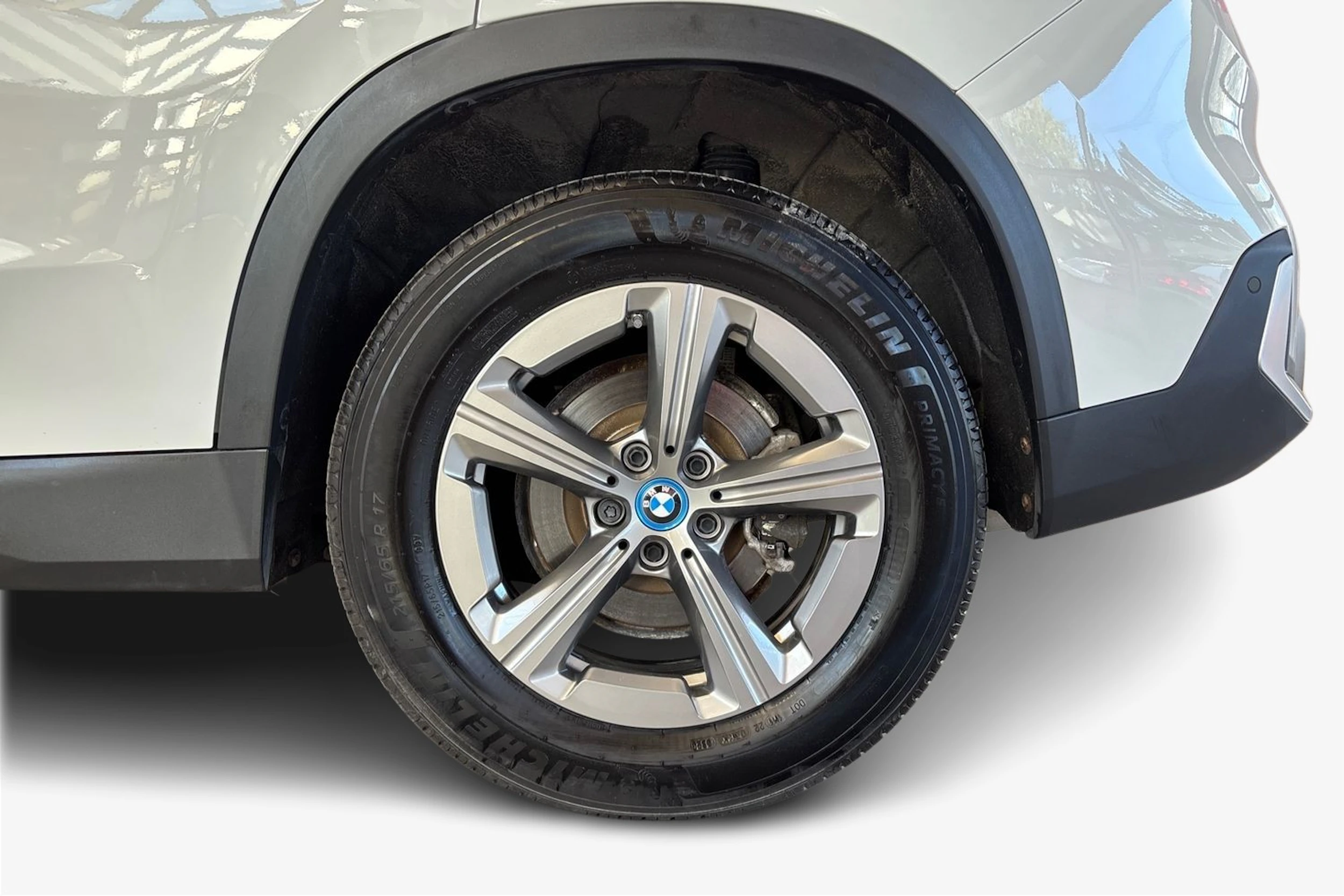 valkoinen BMW X1 2024 kuva 9.