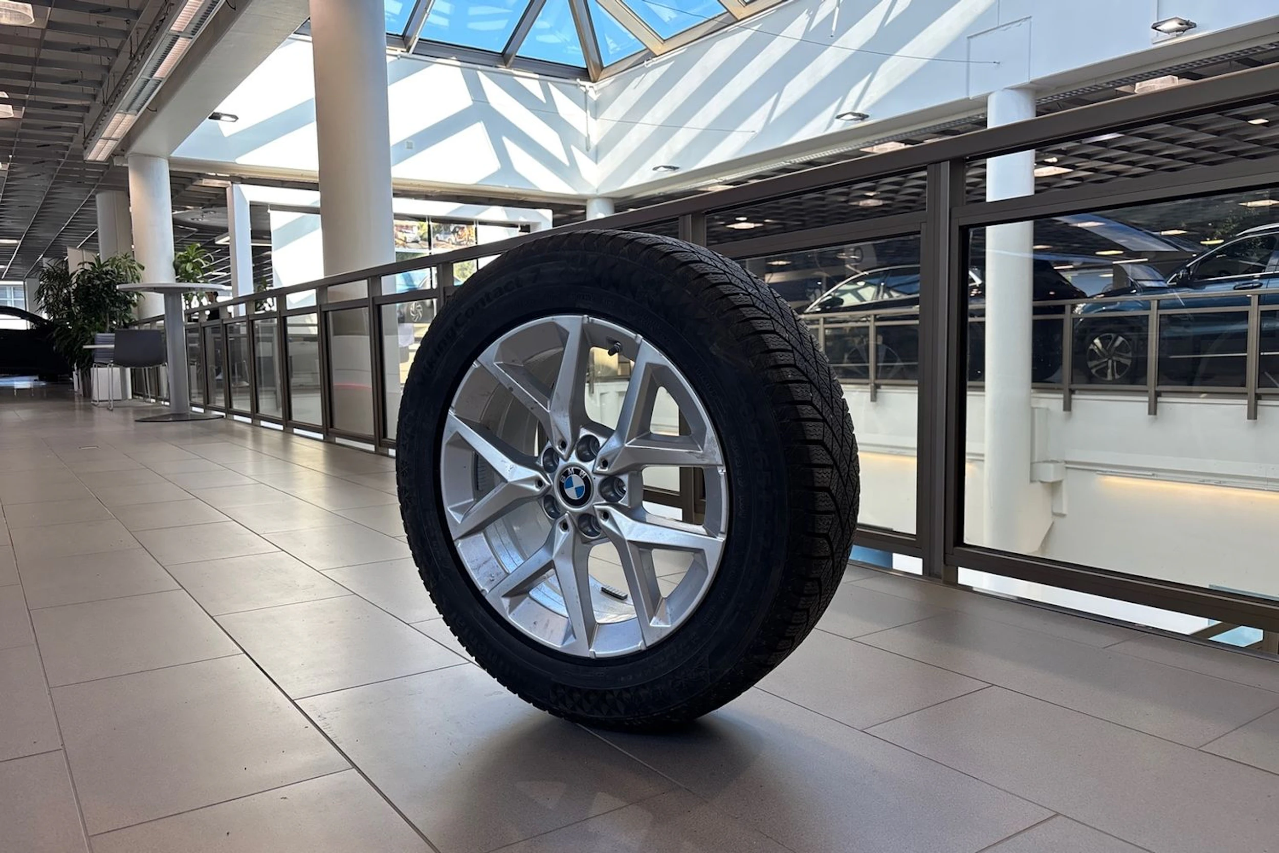 valkoinen BMW X1 2024 kuva 10.