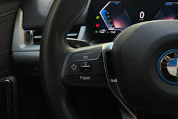 valkoinen BMW X1 2024 kuva 16.