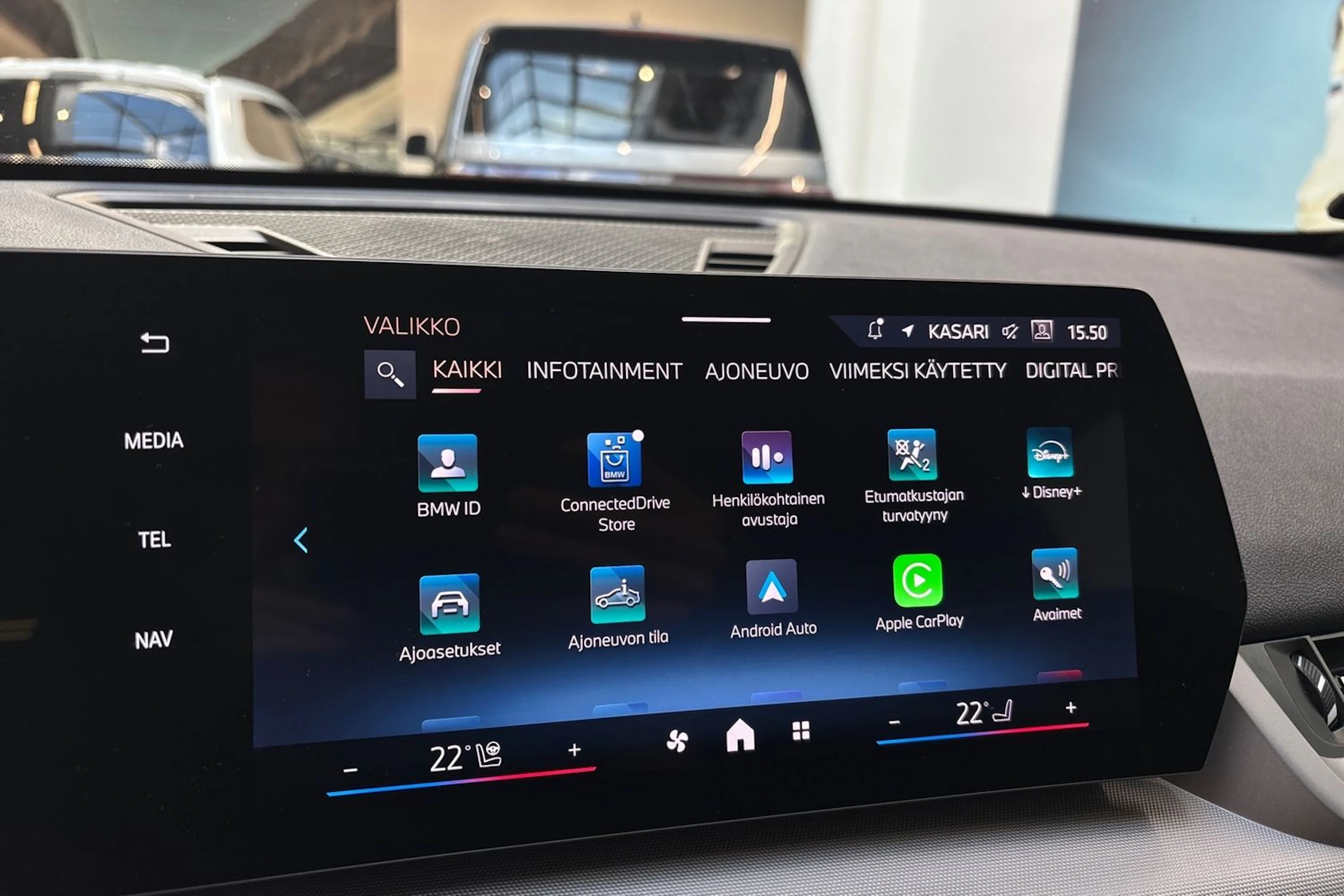 valkoinen BMW X1 2024 kuva 20.