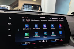 valkoinen BMW X1 2024 kuva 21.