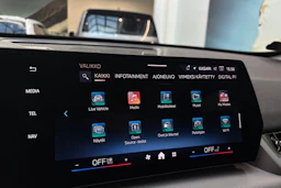 valkoinen BMW X1 2024 kuva 22.