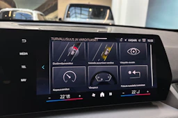 valkoinen BMW X1 2024 kuva 27.