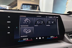 valkoinen BMW X1 2024 kuva 30.
