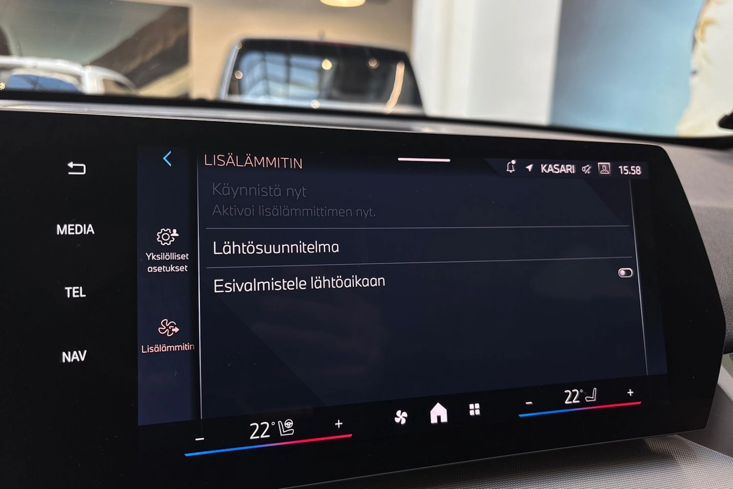 valkoinen BMW X1 2024 kuva 32.