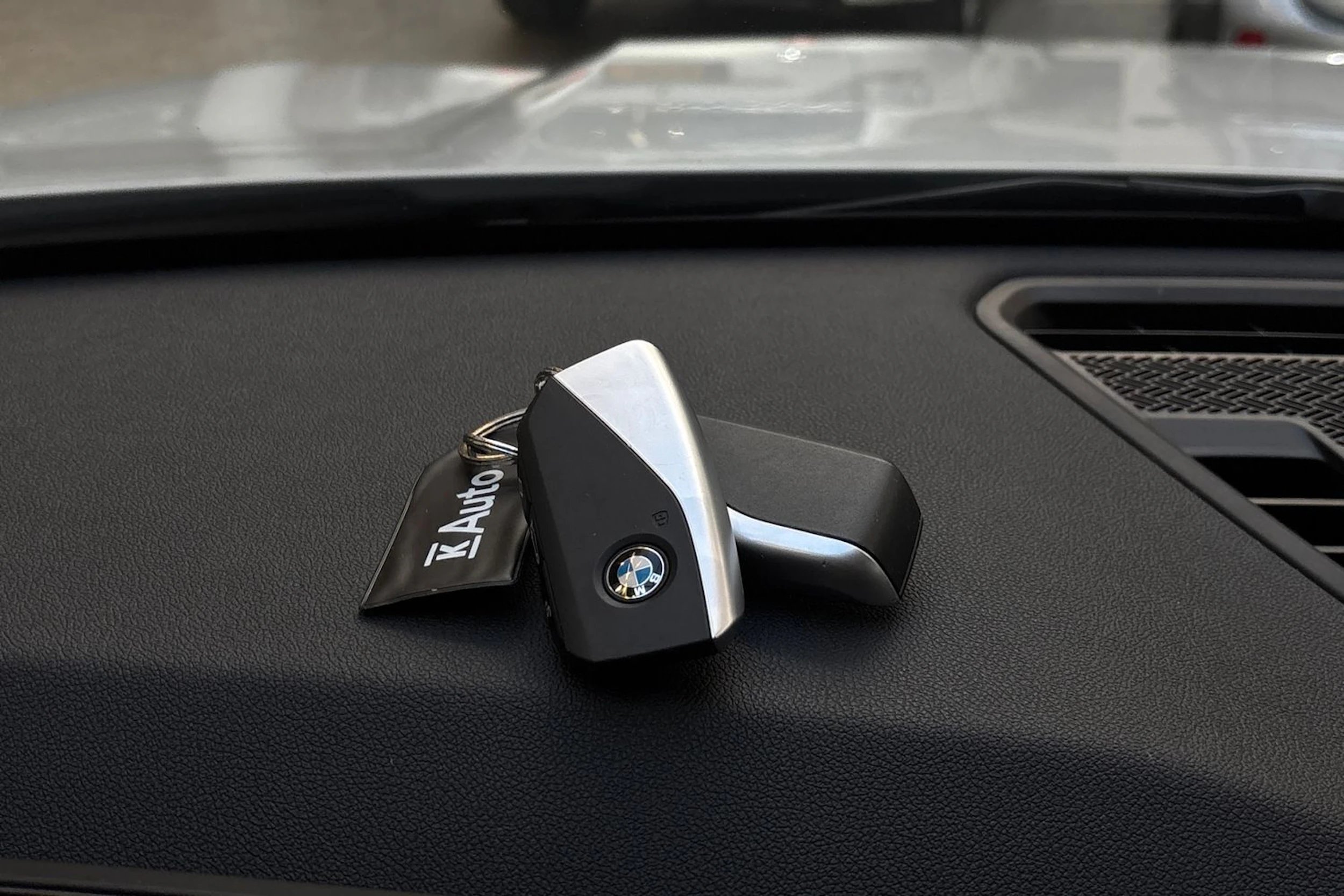 valkoinen BMW X1 2024 kuva 34.