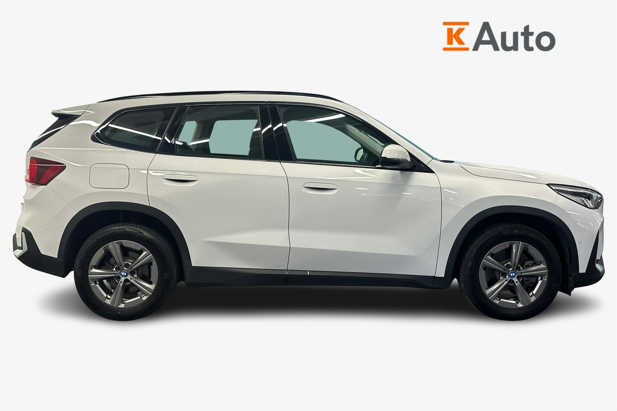 Valkoinen BMW X1 2025 kuva 5.