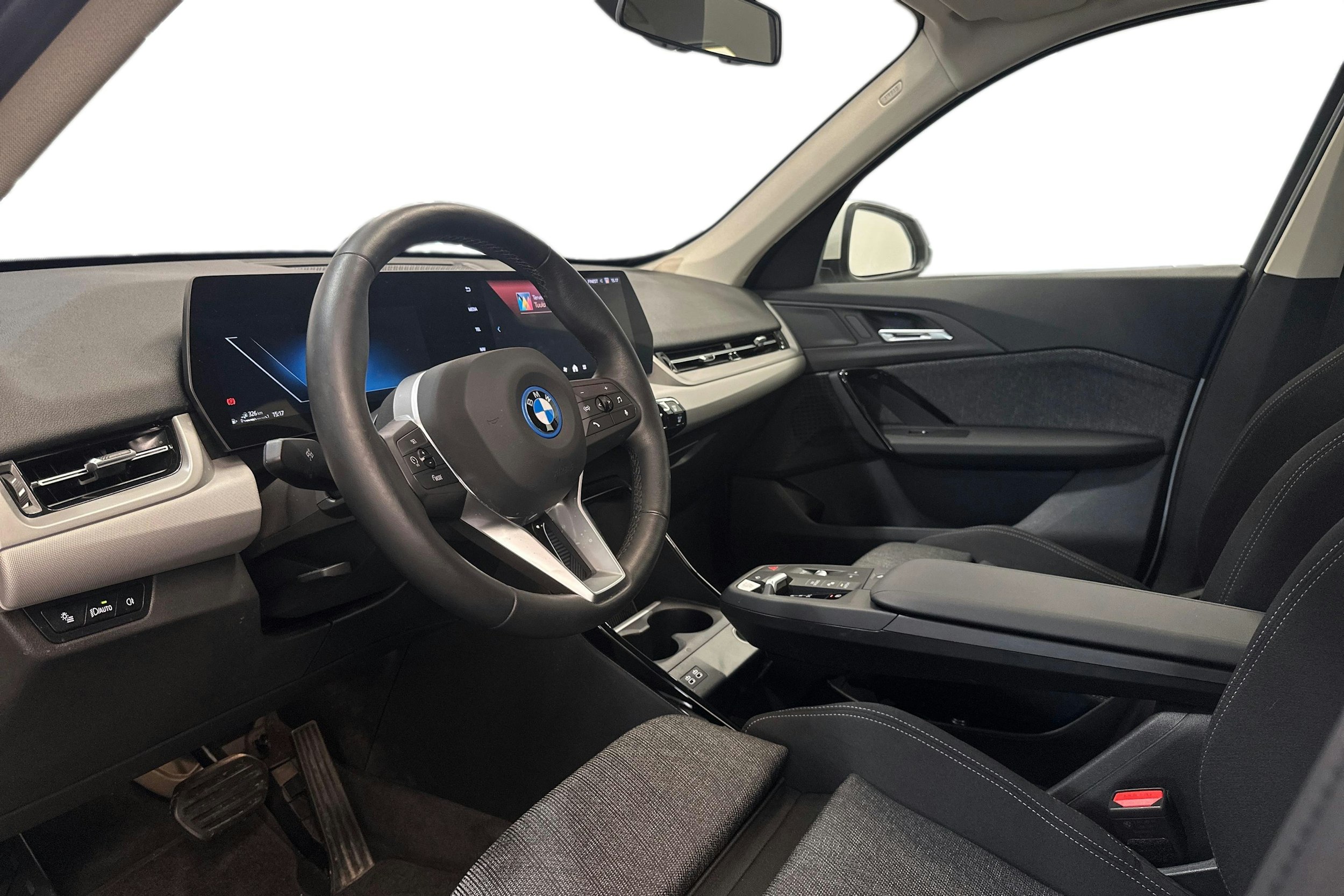 Valkoinen BMW X1 2025 kuva 6.