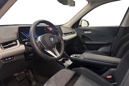 Valkoinen BMW X1 2025 kuva 6.