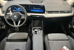 Valkoinen BMW X1 2025 kuva 7.