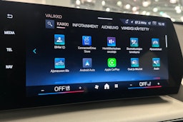 Valkoinen BMW X1 2025 kuva 13.