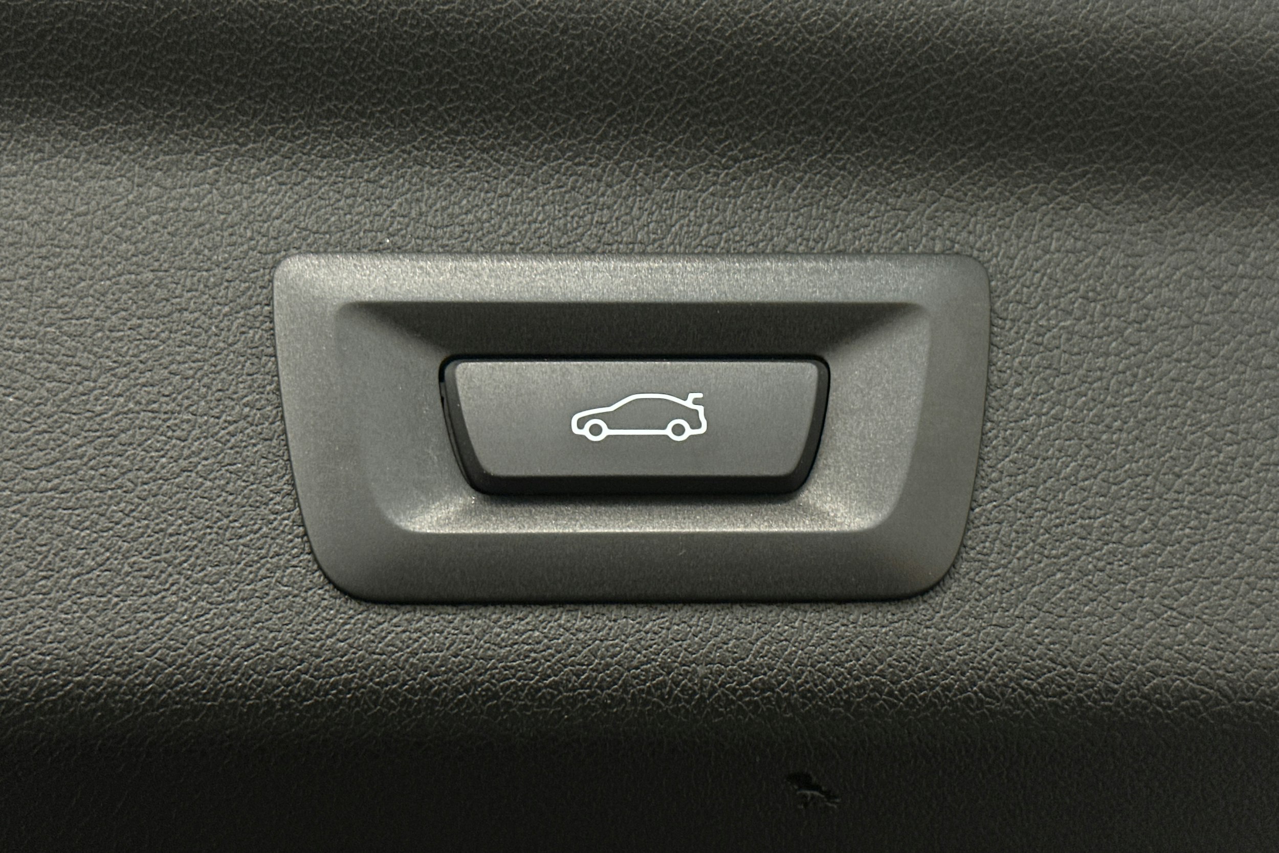Valkoinen BMW X1 2025 kuva 21.