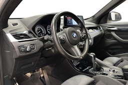 Valkoinen BMW X1 2022 kuva 7.