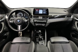 Valkoinen BMW X1 2022 kuva 9.