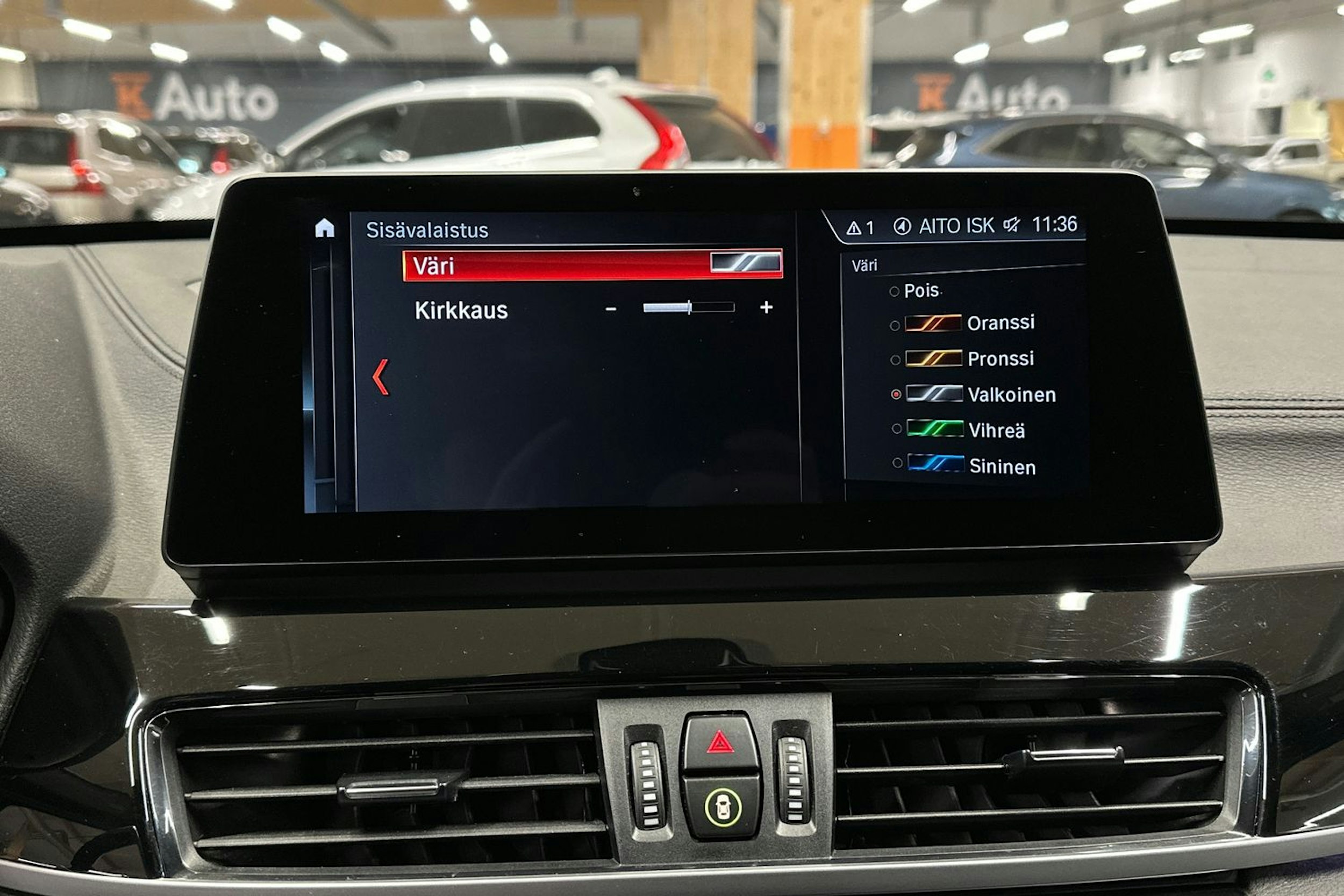 Valkoinen BMW X1 2022 kuva 18.