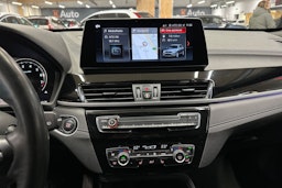 Valkoinen BMW X1 2022 kuva 19.