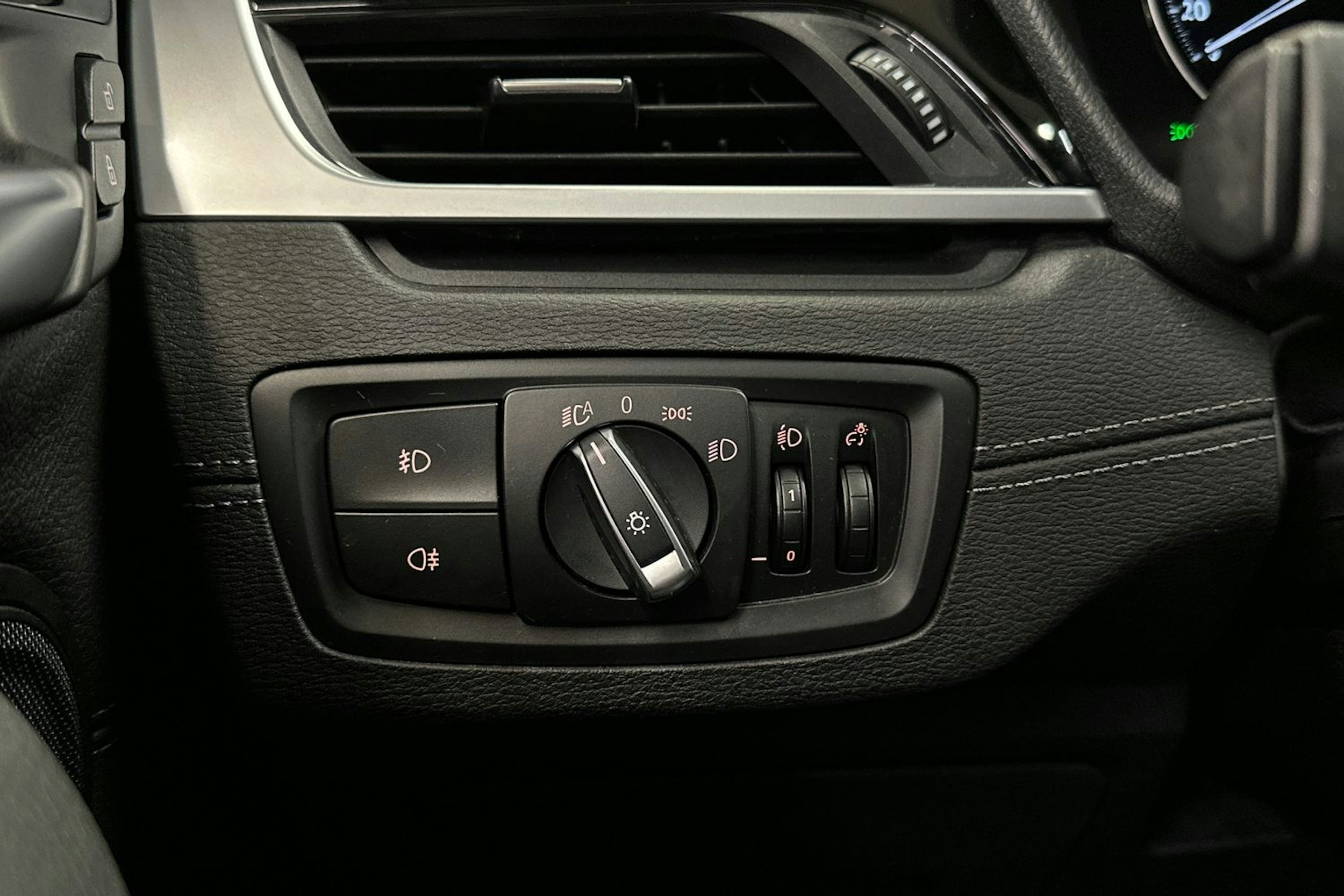 Valkoinen BMW X1 2022 kuva 25.