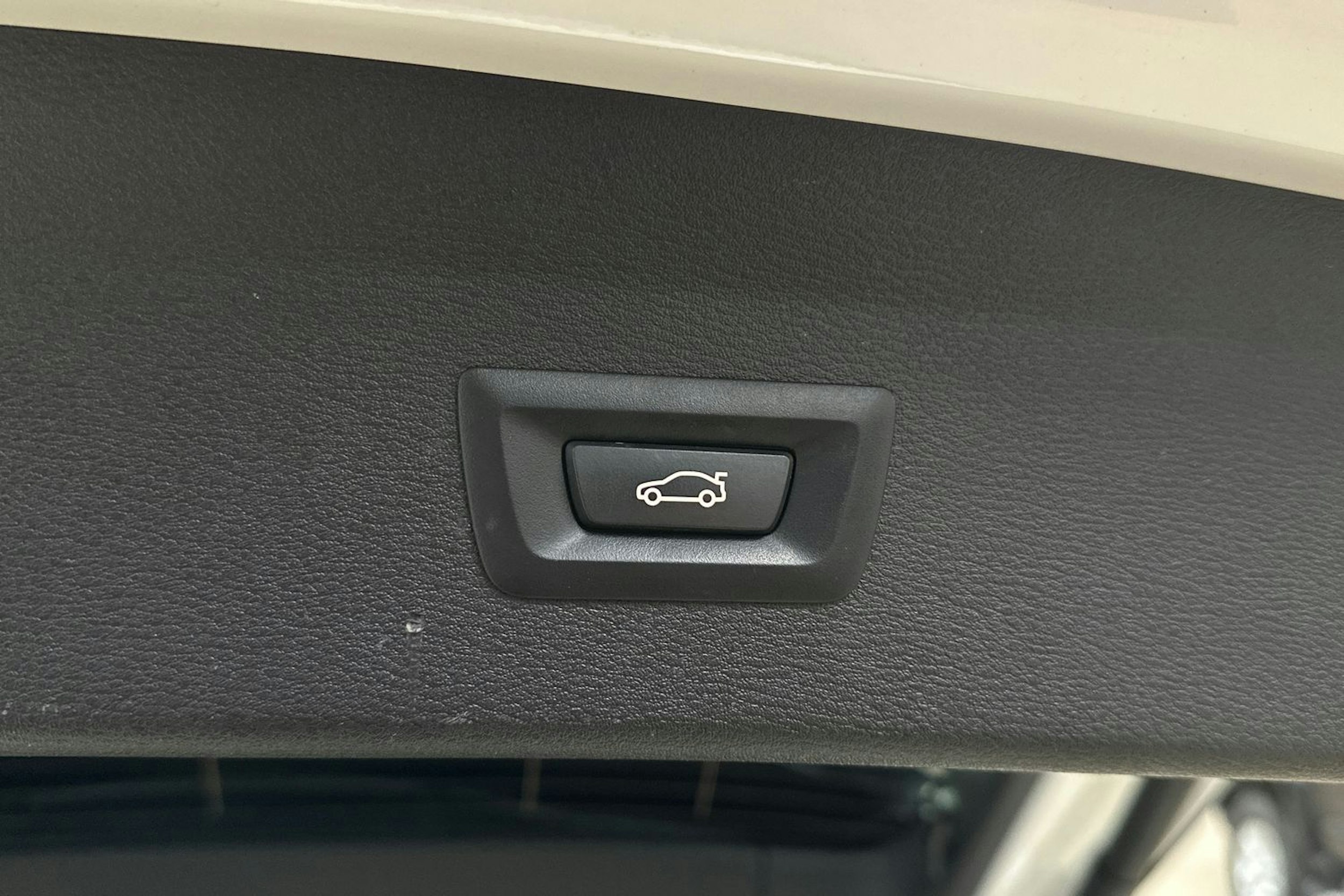 Valkoinen BMW X1 2022 kuva 28.