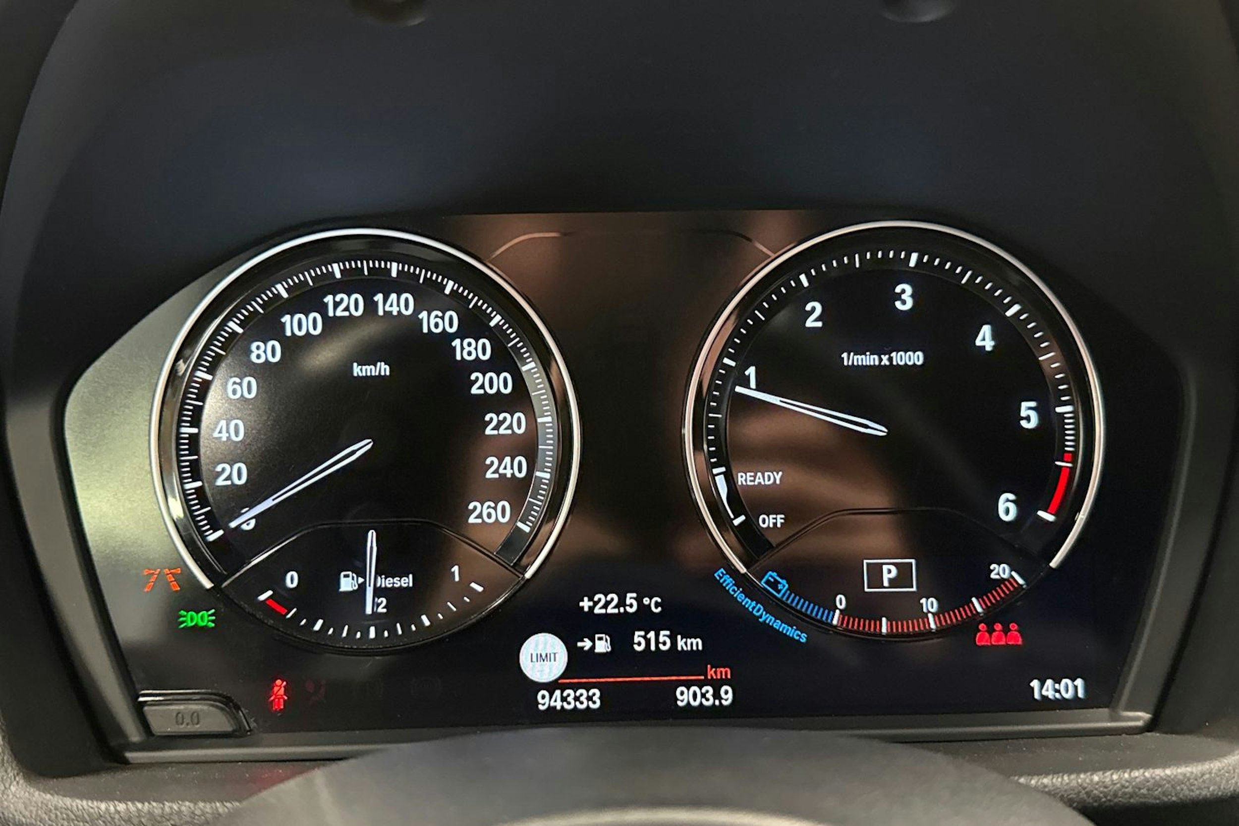 keltainen BMW X2 2018 kuva 14.