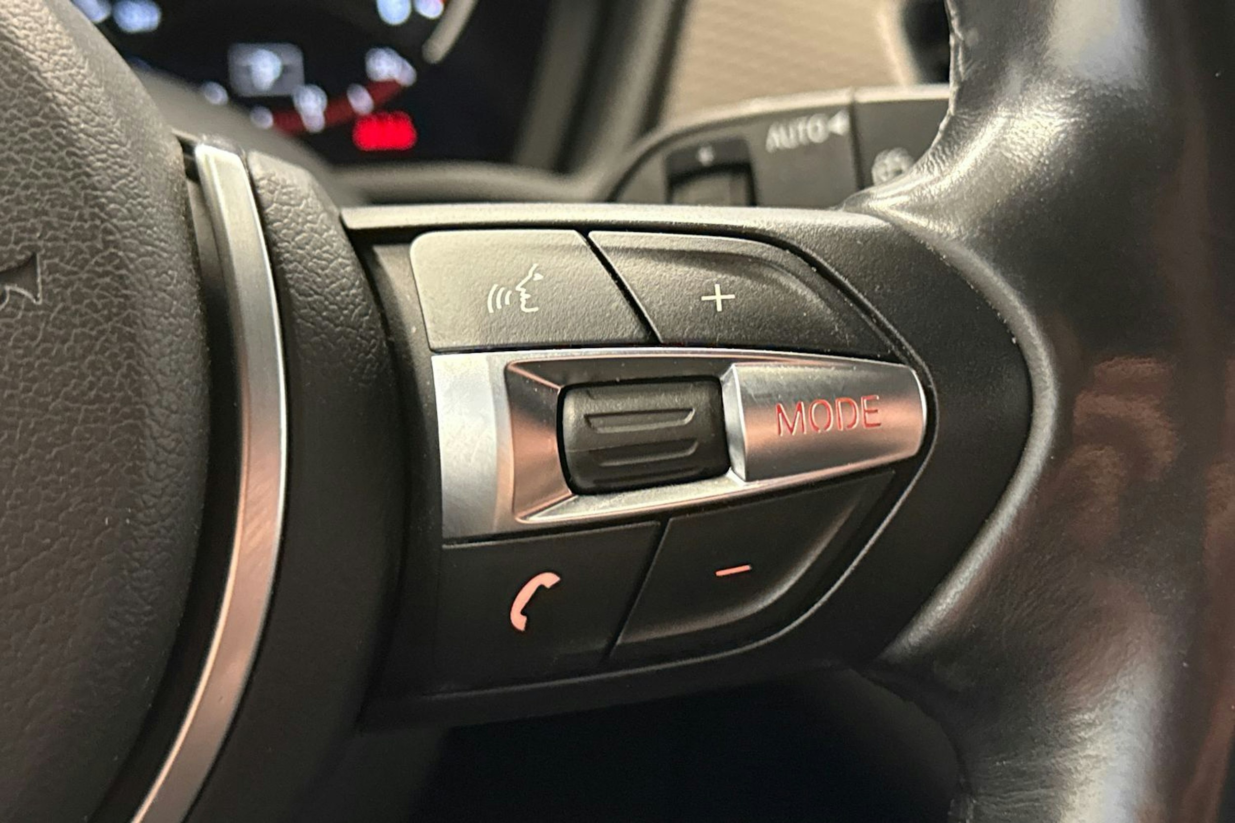 keltainen BMW X2 2018 kuva 15.