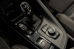 keltainen BMW X2 2018 kuva 18.