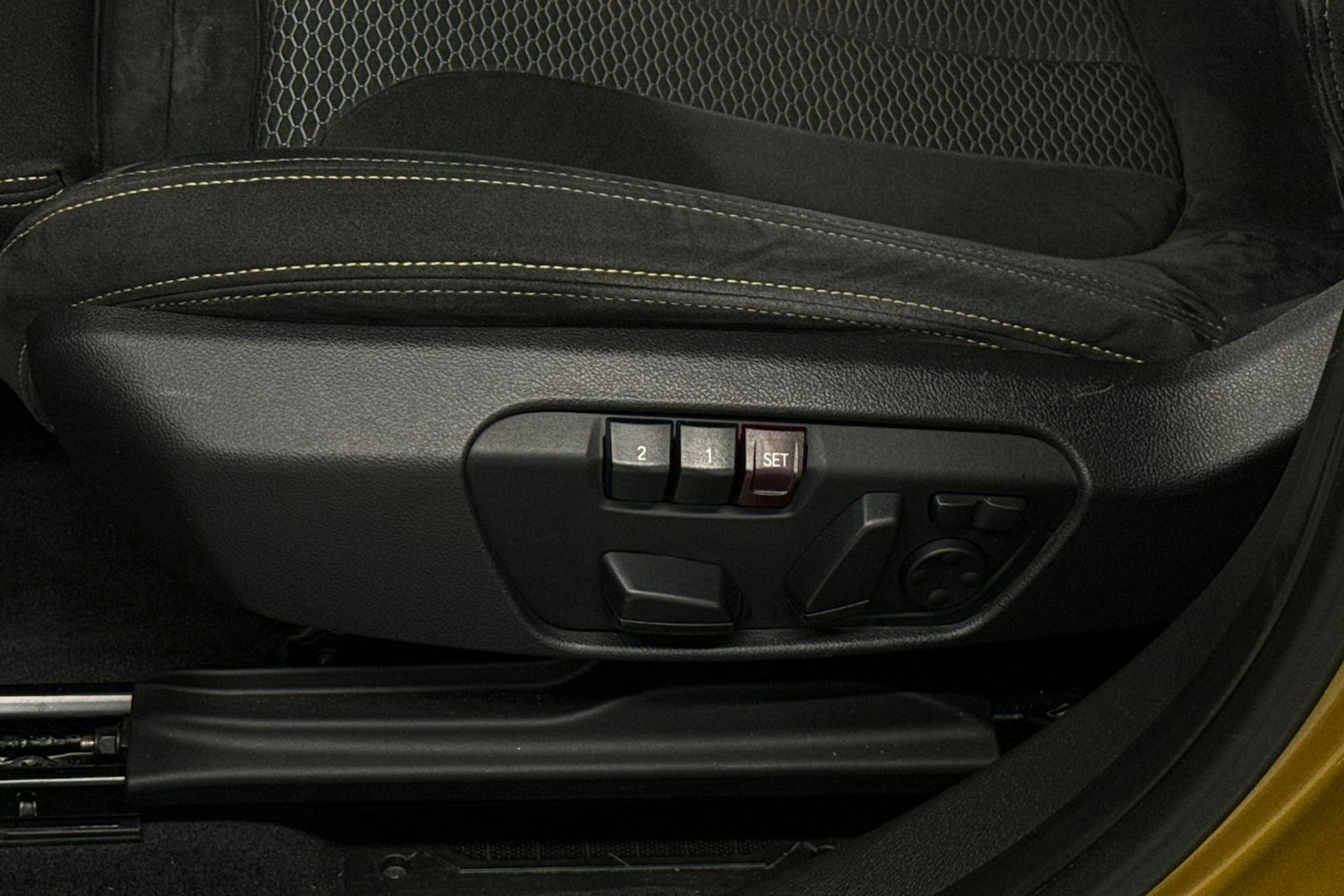 keltainen BMW X2 2018 kuva 23.