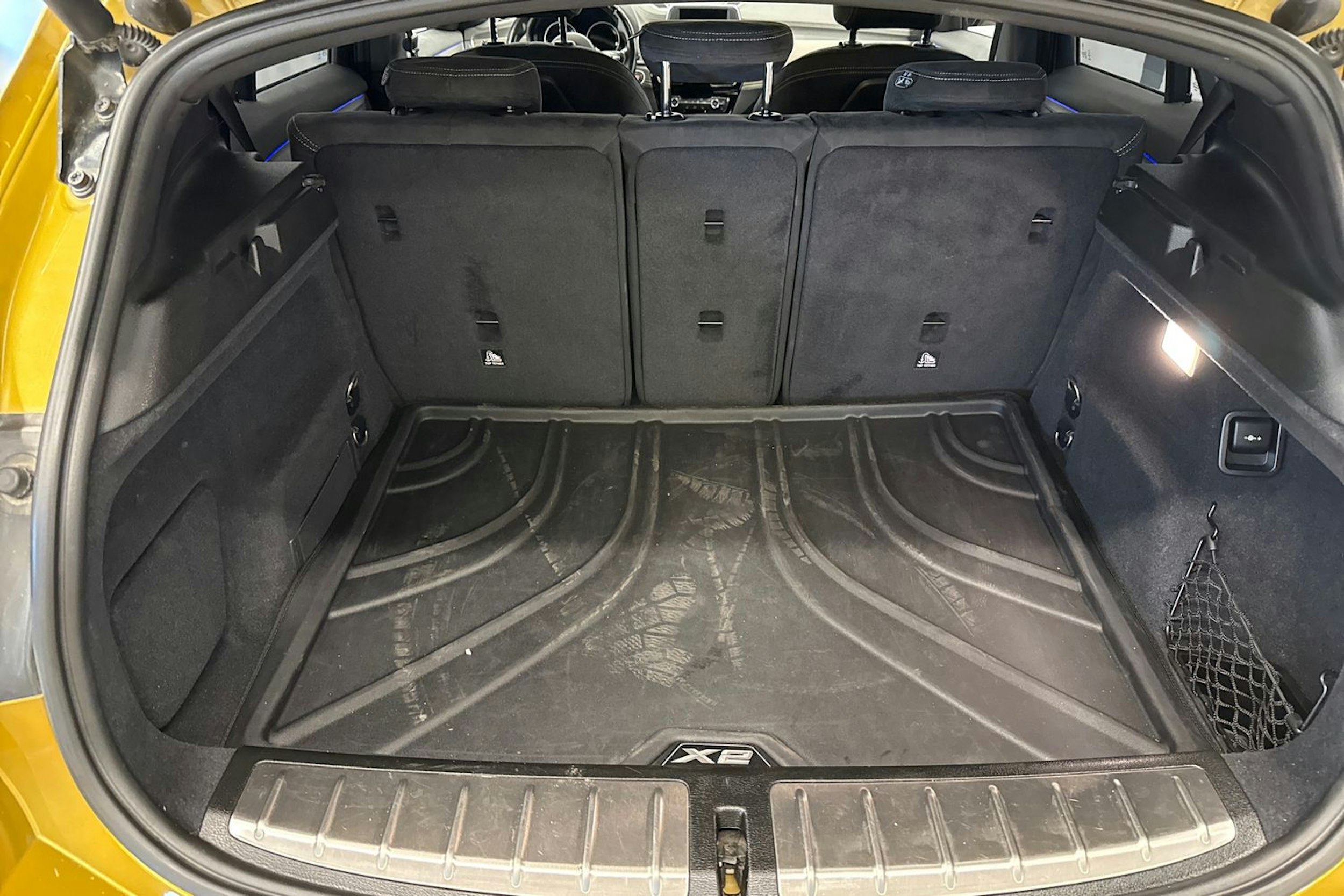 keltainen BMW X2 2018 kuva 26.