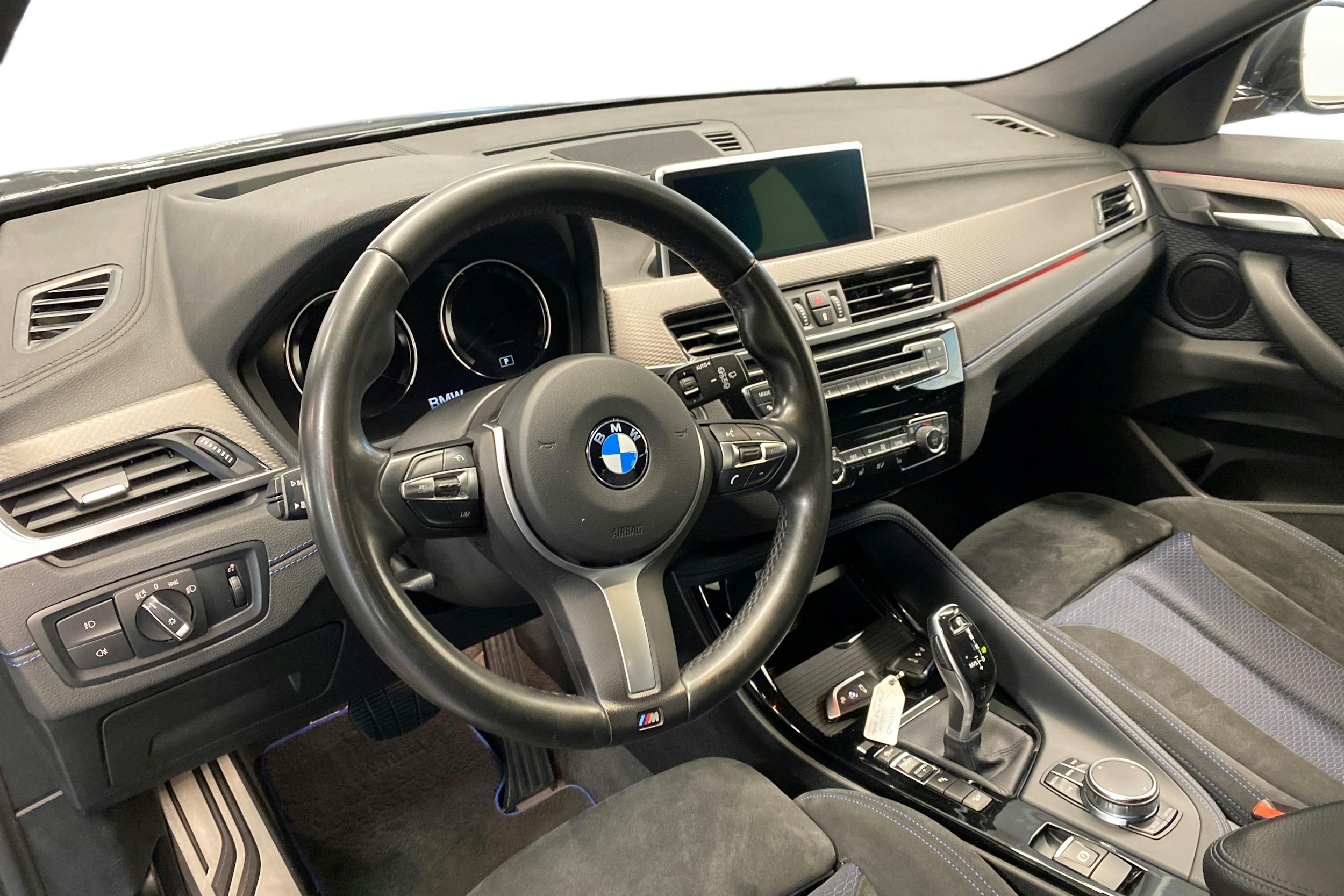 harmaa BMW X2 2018 kuva 7.