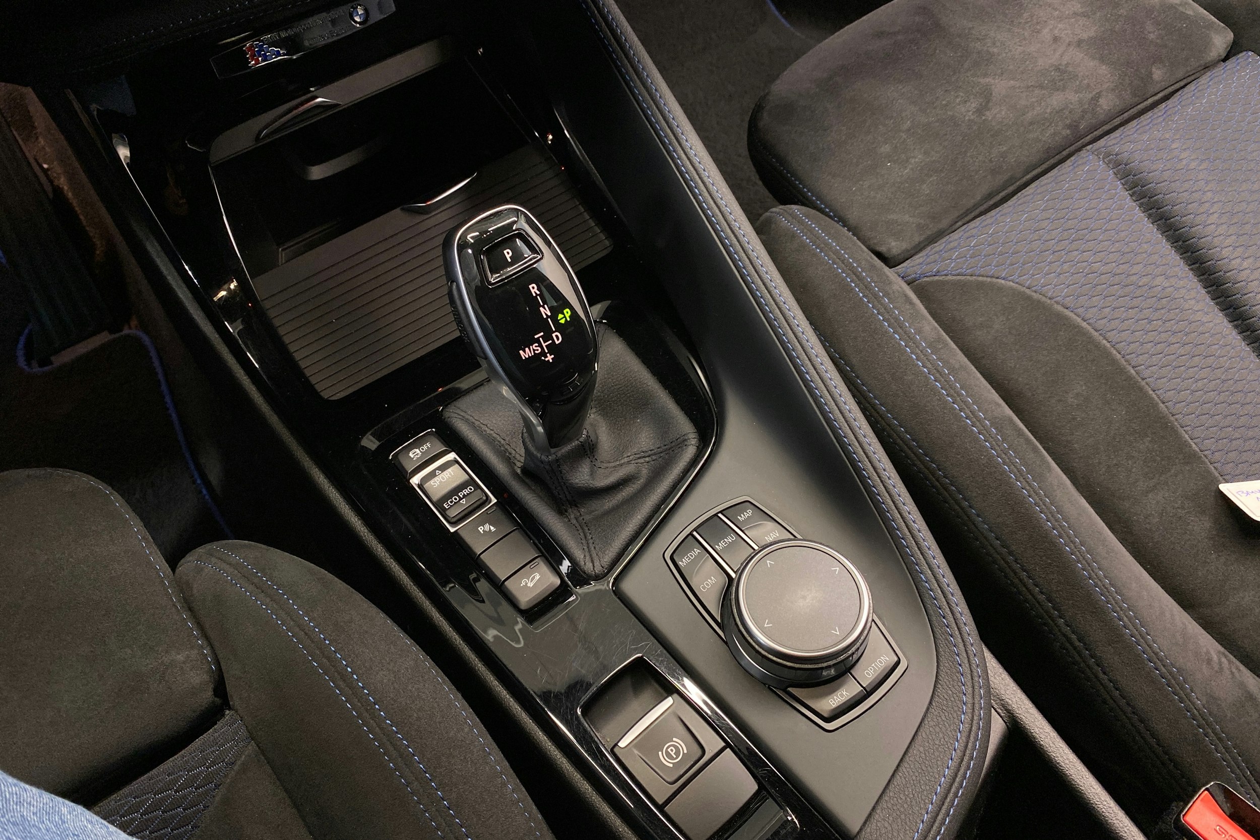 harmaa BMW X2 2018 kuva 17.