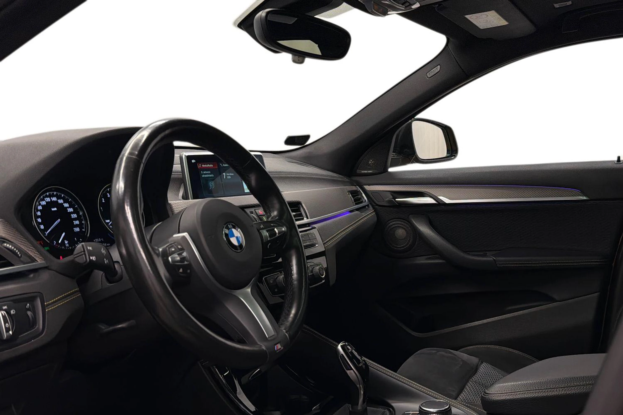 keltainen BMW X2 2018 kuva 6.