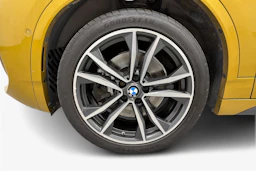 keltainen BMW X2 2018 kuva 9.