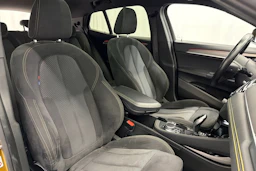keltainen BMW X2 2018 kuva 11.