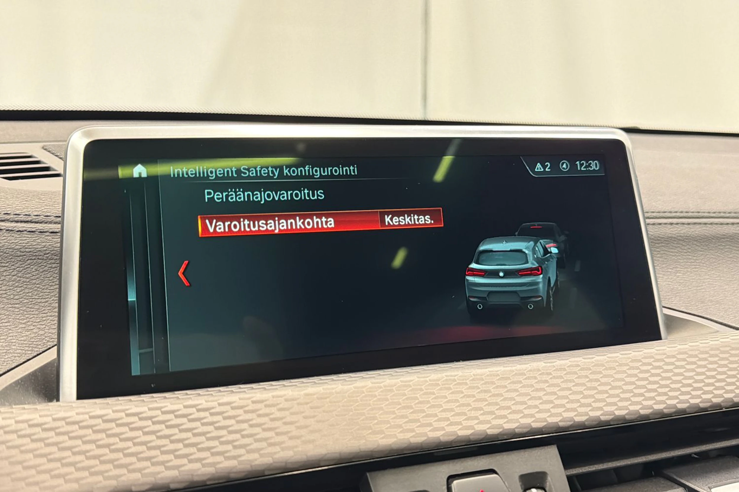 keltainen BMW X2 2018 kuva 21.