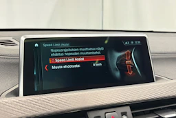 keltainen BMW X2 2018 kuva 22.