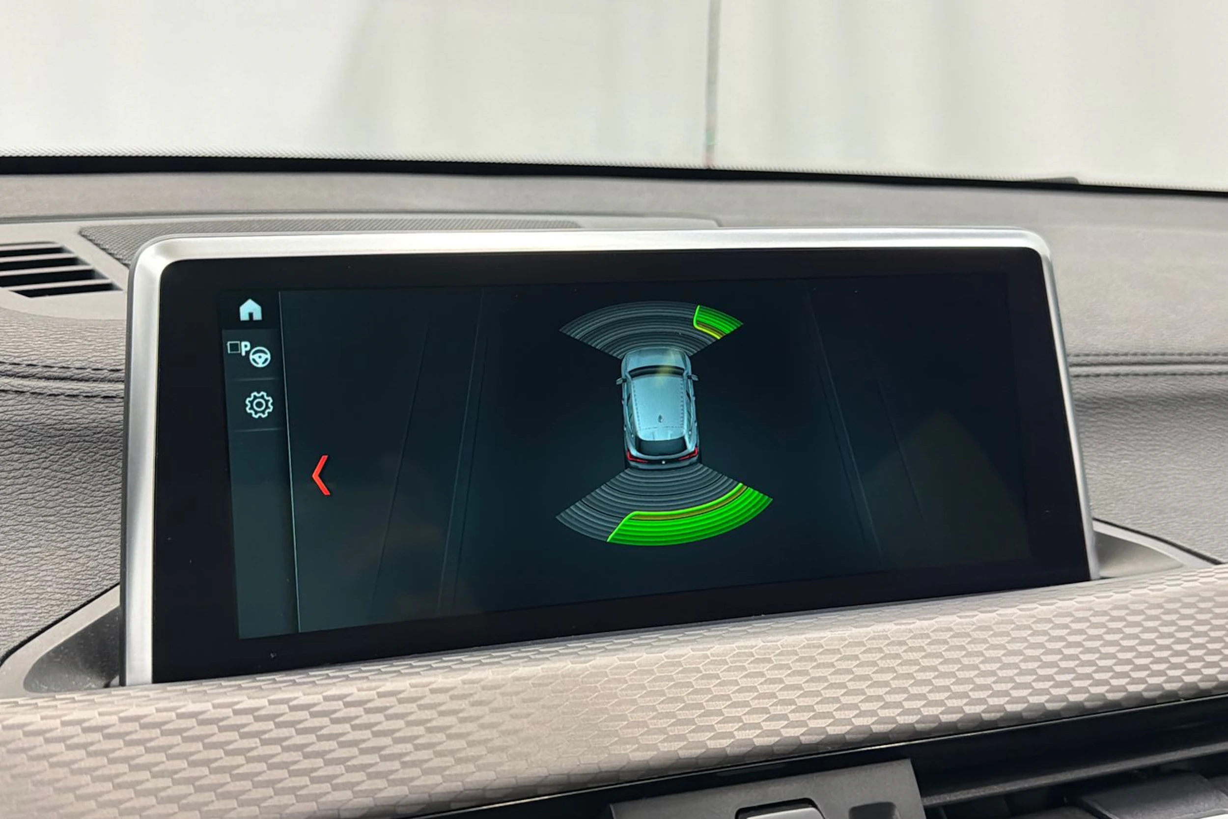 keltainen BMW X2 2018 kuva 24.
