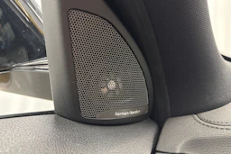 keltainen BMW X2 2018 kuva 26.