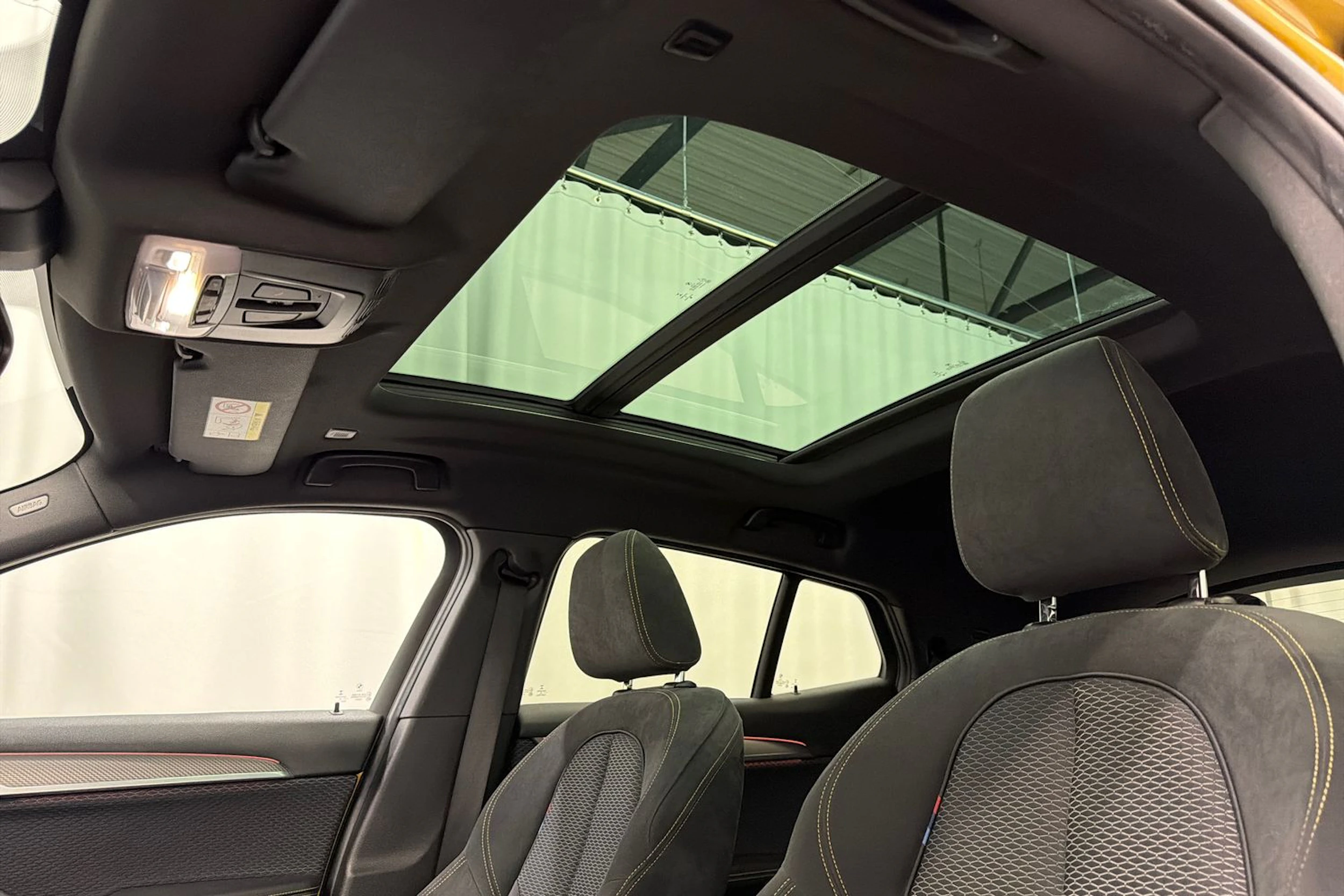 keltainen BMW X2 2018 kuva 29.