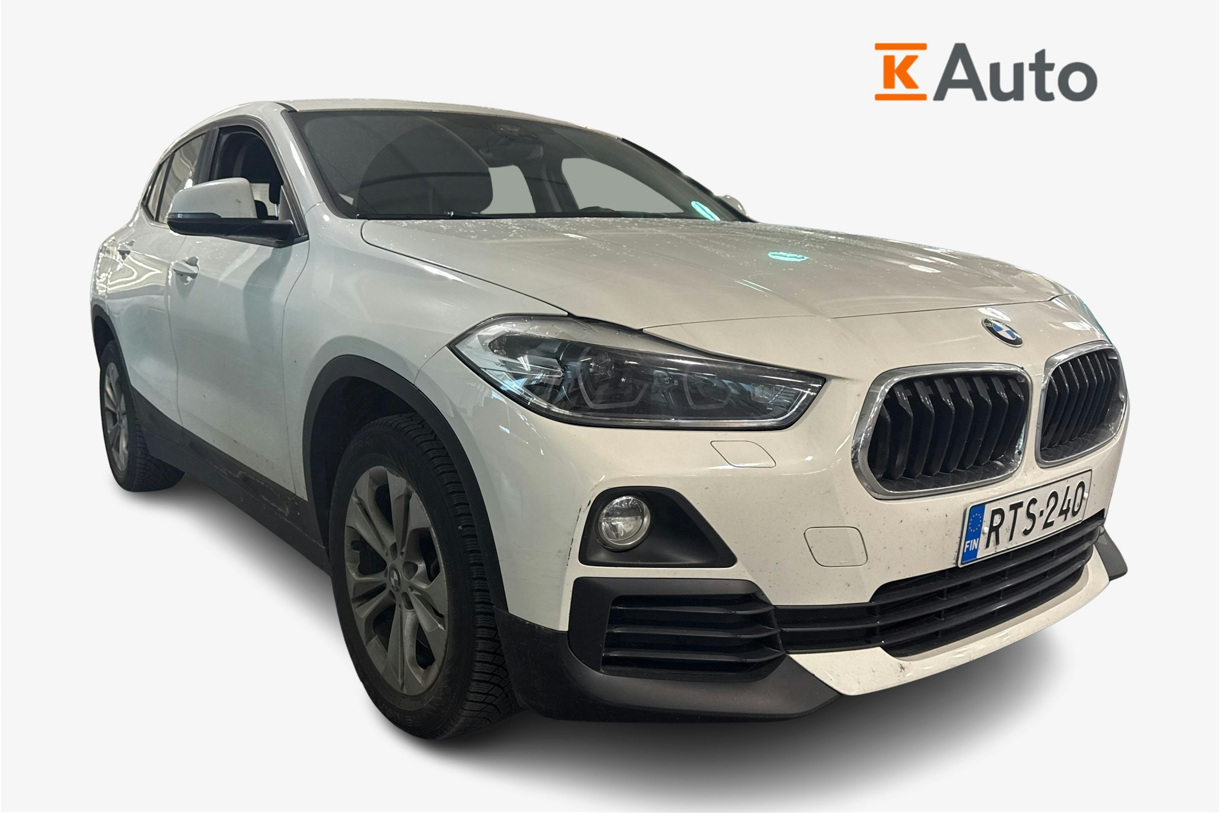 Valkoinen BMW X2 2018 kuva 1.