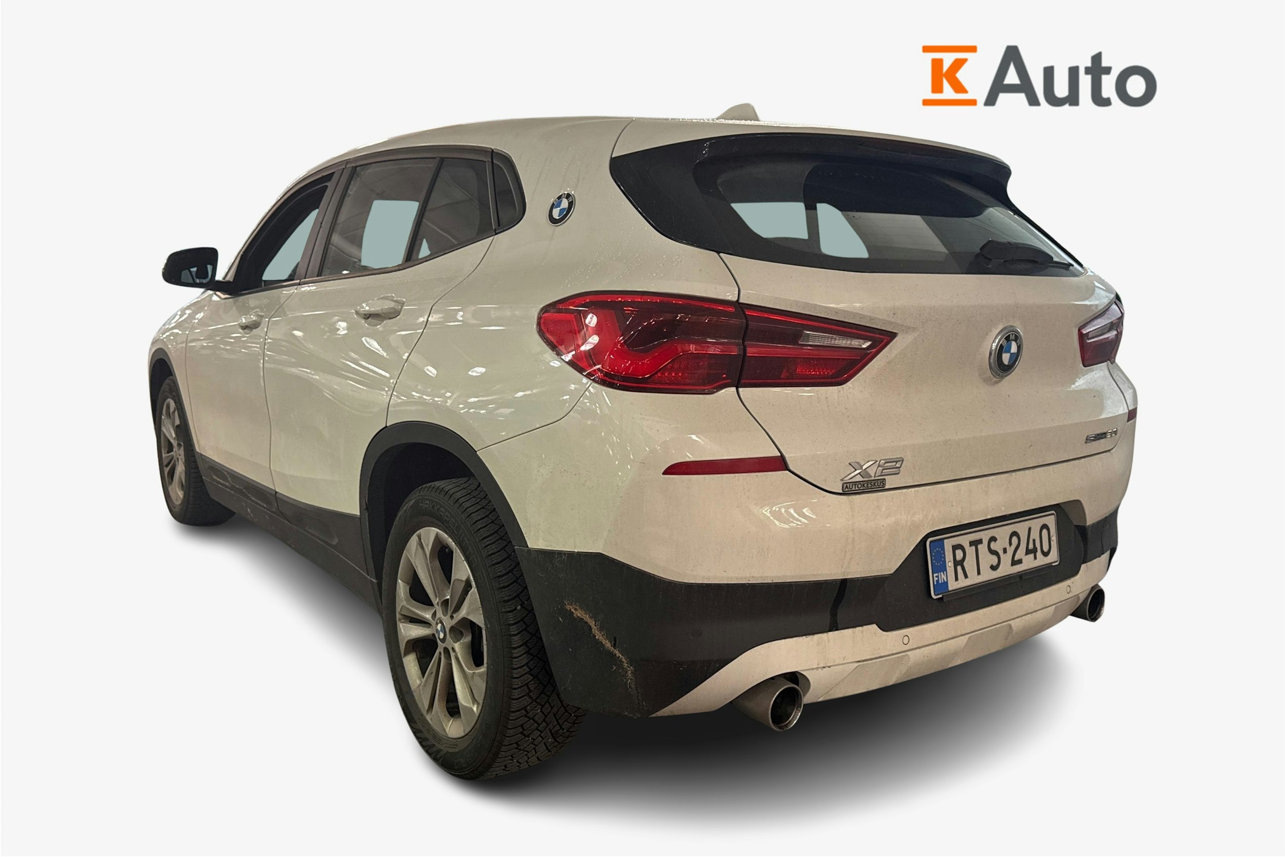 Valkoinen BMW X2 2018 kuva 2.